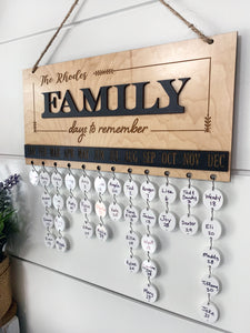 Holiday Gifts FAMILY Days to Remember Calendar Sign in Oak & Black Board, Plain Write-On Circles