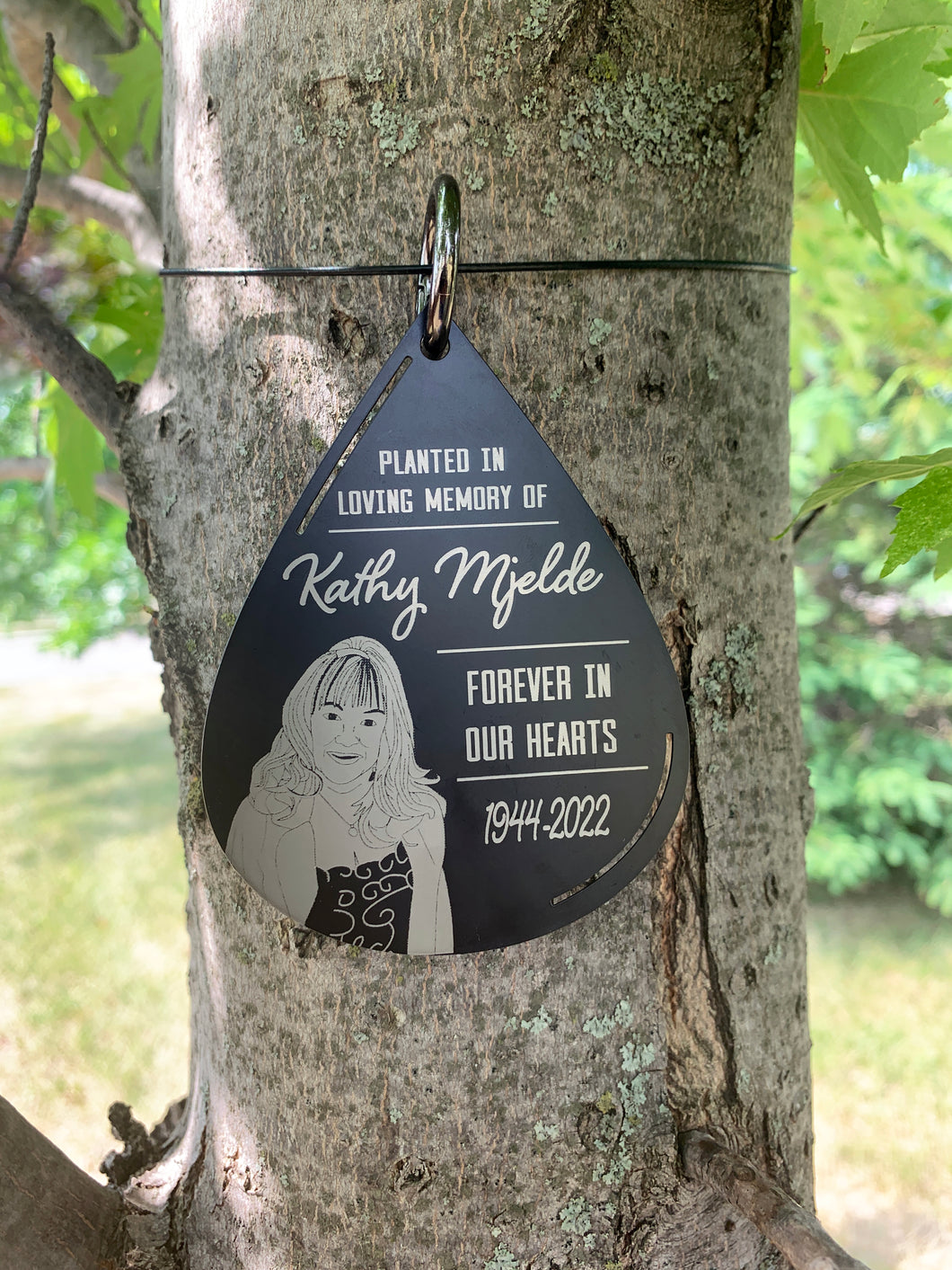 Picture Memorial Tree Dedication Plaque, Personalized Tree Marker Sign, Black
